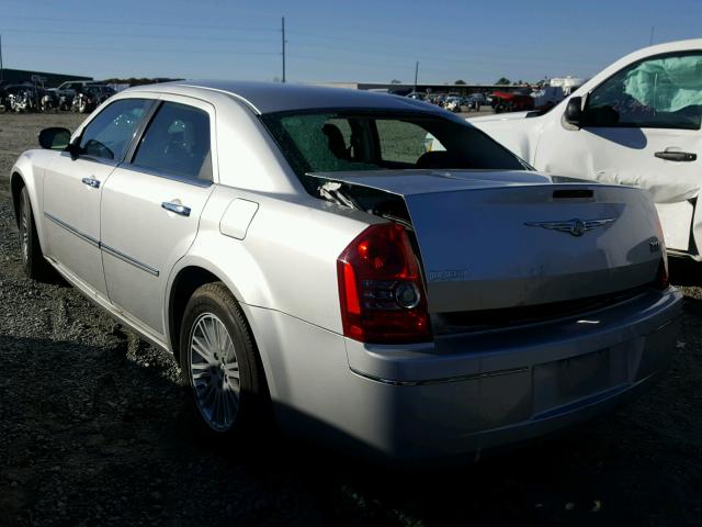 2C3CA4CD1AH132475 - 2010 CHRYSLER 300 TOURIN SILVER photo 3