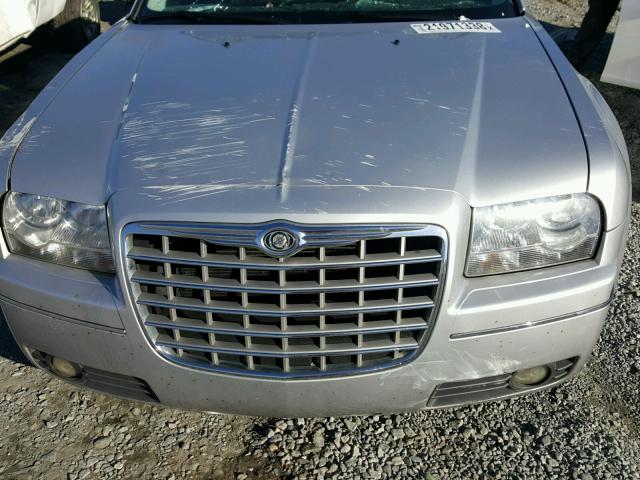 2C3CA4CD1AH132475 - 2010 CHRYSLER 300 TOURIN SILVER photo 7