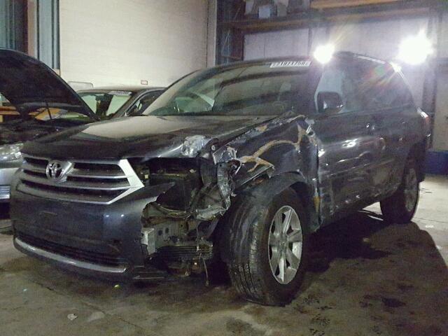 5TDBK3EH4CS174139 - 2012 TOYOTA HIGHLANDER WHITE photo 2