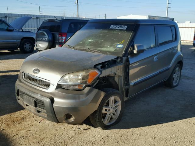 KNDJT2A26A7078864 - 2010 KIA SOUL + GRAY photo 2