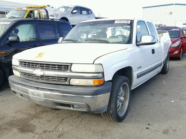 1GCEC19V31Z172974 - 2001 CHEVROLET SILVERADO WHITE photo 2