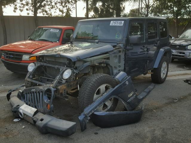 1J8GA591X8L565086 - 2008 JEEP WRANGLER U GRAY photo 2