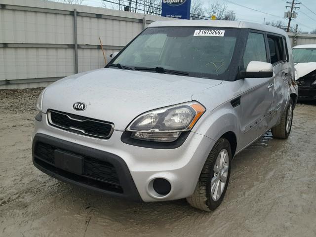 KNDJT2A67D7776293 - 2013 KIA SOUL + SILVER photo 2