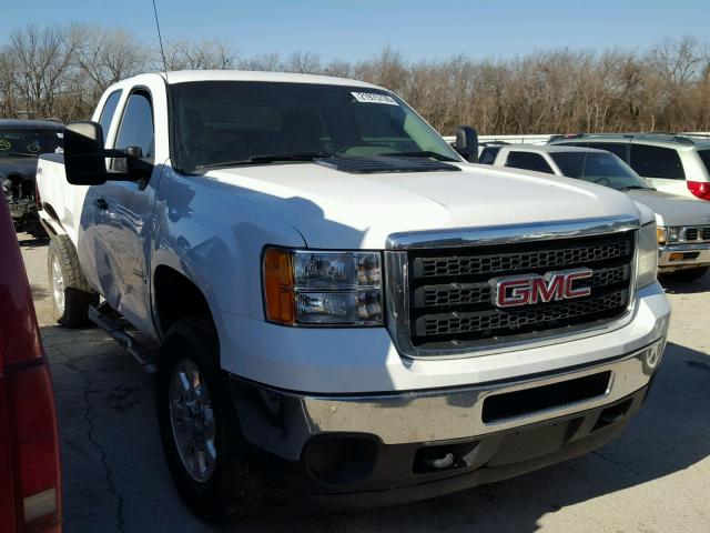 1GT22ZCG8BZ465060 - 2011 GMC SIERRA K25 WHITE photo 1