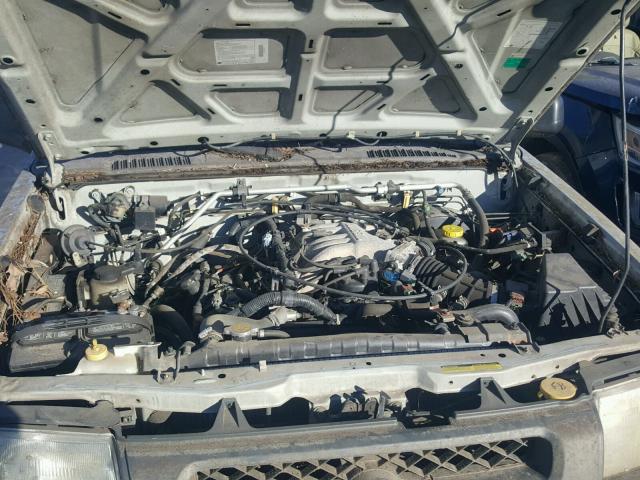 5N1ED28T1YC599629 - 2000 NISSAN XTERRA XE SILVER photo 7