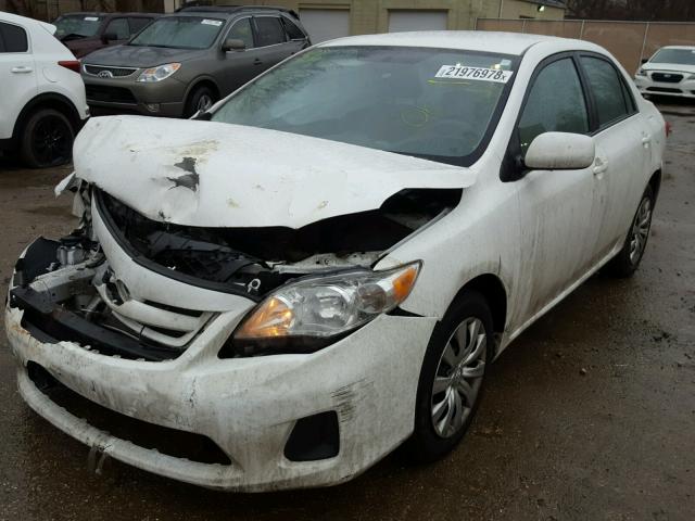 5YFBU4EE2CP015201 - 2012 TOYOTA COROLLA BA WHITE photo 2