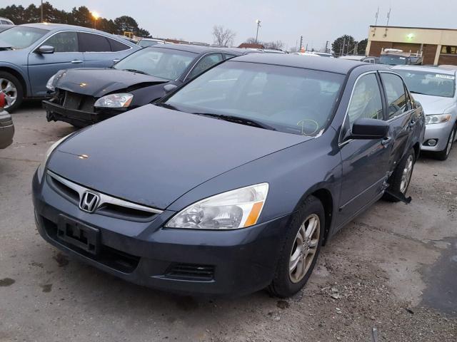 1HGCM56347A196045 - 2007 HONDA ACCORD SE GRAY photo 2