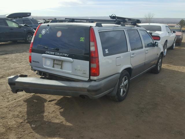 YV1LZ56D6X2586738 - 1999 VOLVO V70 XC SILVER photo 4