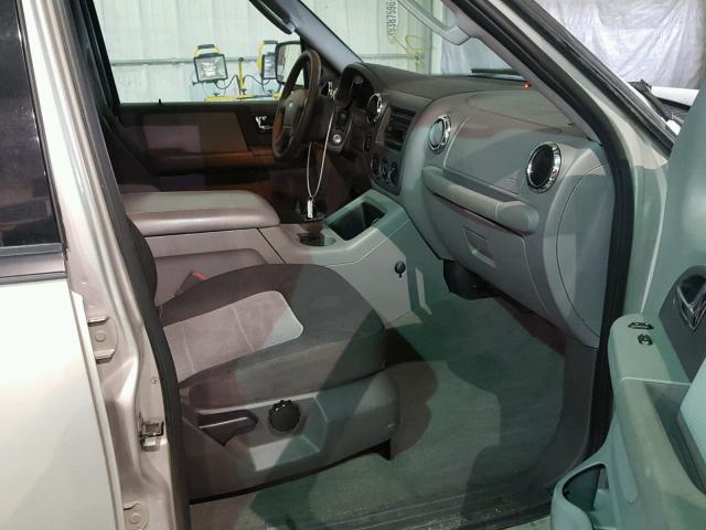 1FMPU16596LA27552 - 2006 FORD EXPEDITION SILVER photo 5