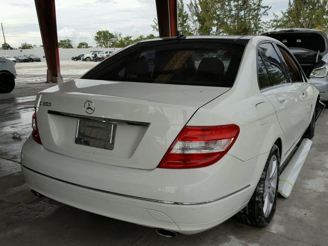 WDDGF54X48R015583 - 2008 MERCEDES-BENZ C 300 WHITE photo 4