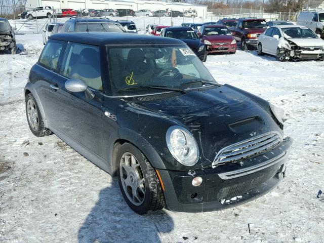 WMWRE33505TG95944 - 2005 MINI COOPER S BLACK photo 1