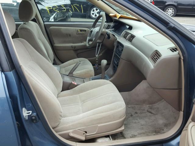 4T1BG22K91U833347 - 2001 TOYOTA CAMRY CE BLUE photo 5