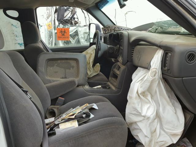 1GCHK23DX6F264582 - 2006 CHEVROLET SILVERADO WHITE photo 5