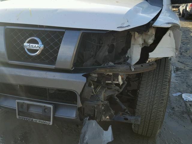 1N6AA06F98N320183 - 2008 NISSAN TITAN XE WHITE photo 9