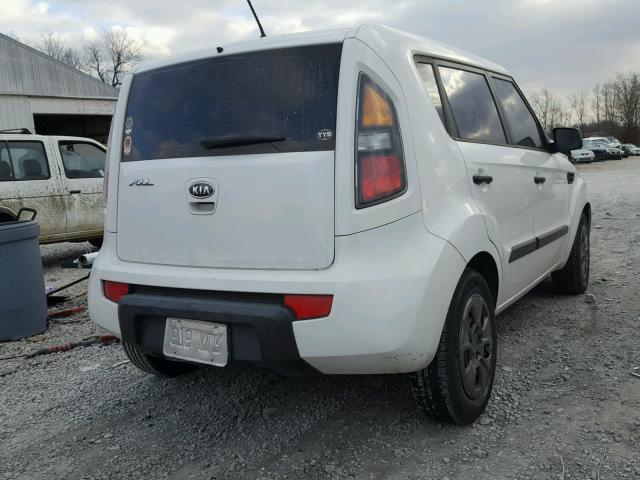 KNDJT2A16B7317094 - 2011 KIA SOUL WHITE photo 4