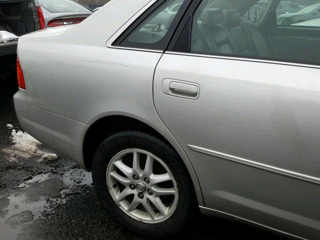 4T1BF28B32U227702 - 2002 TOYOTA AVALON XL SILVER photo 10