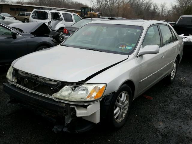 4T1BF28B32U227702 - 2002 TOYOTA AVALON XL SILVER photo 2