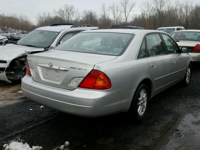 4T1BF28B32U227702 - 2002 TOYOTA AVALON XL SILVER photo 4