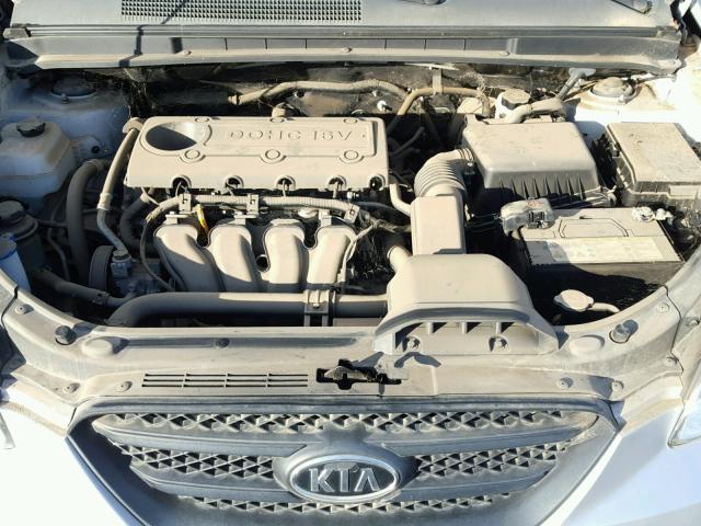 KNAFG528097254864 - 2009 KIA RONDO BASE SILVER photo 7