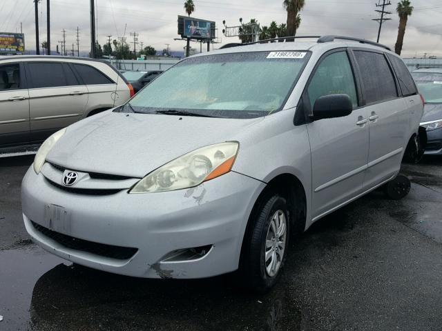 5TDZA23C86S418186 - 2006 TOYOTA SIENNA CE SILVER photo 2