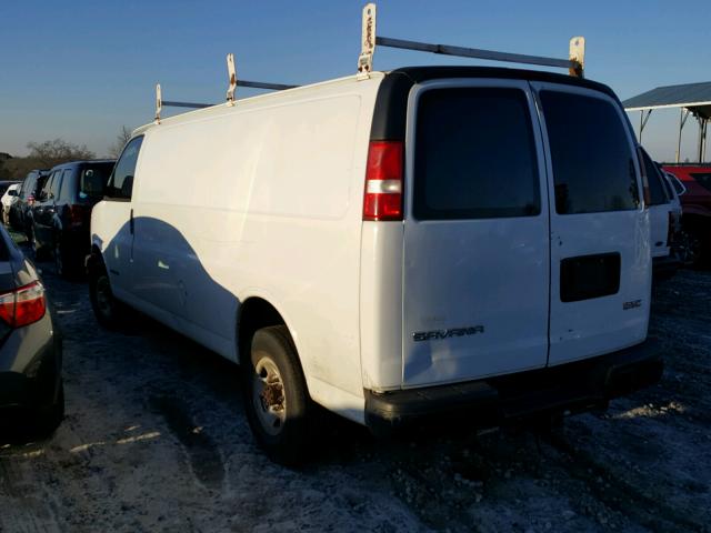 1GTHG39U731154290 - 2003 GMC SAVANA G35 WHITE photo 3