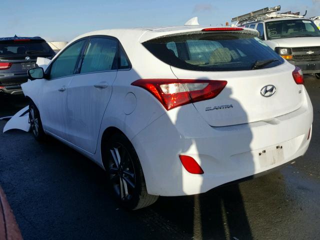 KMHD35LH8GU281678 - 2016 HYUNDAI ELANTRA GT WHITE photo 3