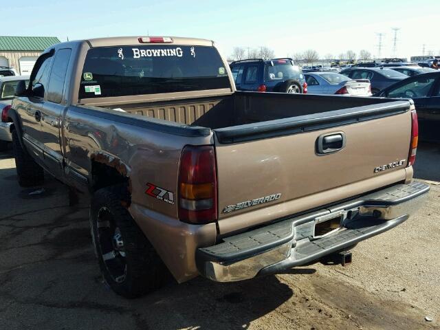 1GCEK19T62Z242065 - 2002 CHEVROLET SILVERADO BROWN photo 3