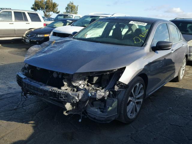 1HGCR2F51FA270635 - 2015 HONDA ACCORD SPO GRAY photo 2