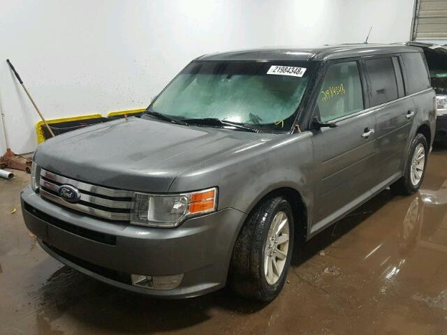 2FMEK62C89BA86403 - 2009 FORD FLEX SEL SILVER photo 2