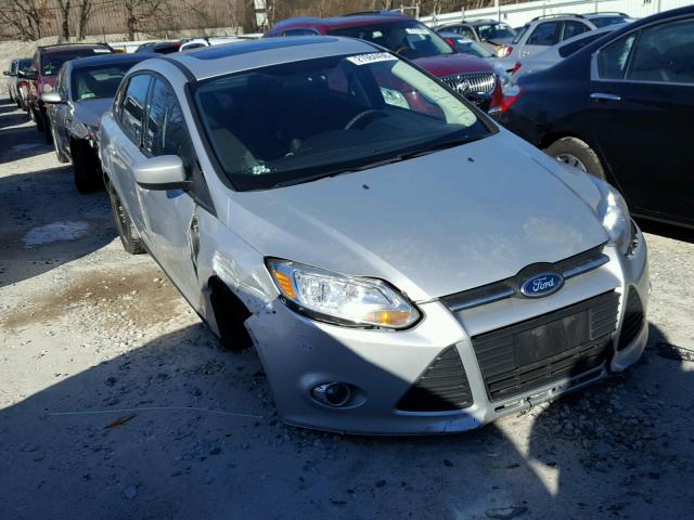 1FAHP3F28CL425774 - 2012 FORD FOCUS SE SILVER photo 1