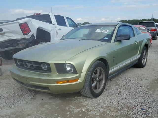 1ZVFT80N865255791 - 2006 FORD MUSTANG GREEN photo 2