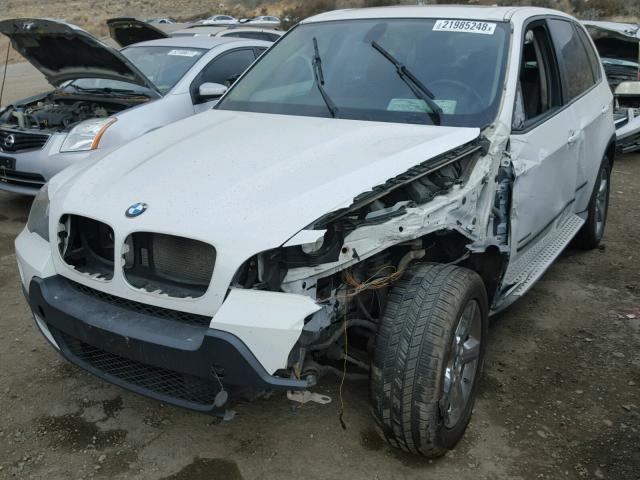 5UXFE4C58AL379905 - 2010 BMW X5 XDRIVE3 WHITE photo 2