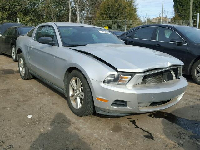 1ZVBP8AN1A5106214 - 2010 FORD MUSTANG SILVER photo 1