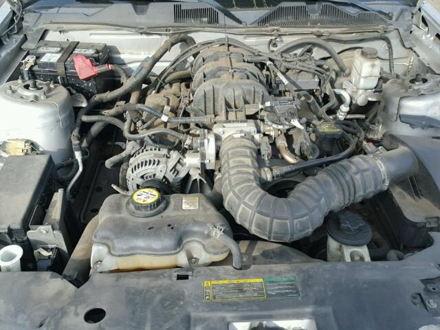 1ZVBP8AN1A5106214 - 2010 FORD MUSTANG SILVER photo 7