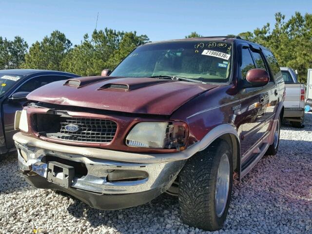 1FMRU17L7WLC36844 - 1998 FORD EXPEDITION MAROON photo 2