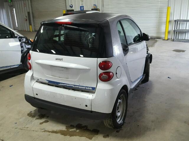 WMEEJ3BA5CK570404 - 2012 SMART FORTWO PUR TWO TONE photo 4