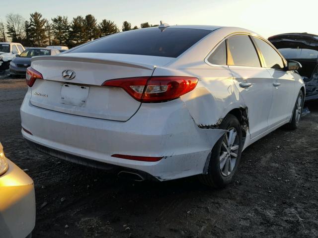 5NPE24AF3FH220383 - 2015 HYUNDAI SONATA SE WHITE photo 4