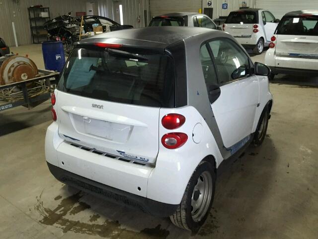 WMEEJ3BA5EK777295 - 2014 SMART FORTWO PUR TWO TONE photo 4