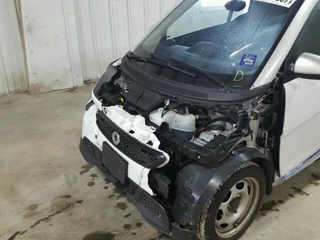 WMEEJ3BA5EK777295 - 2014 SMART FORTWO PUR TWO TONE photo 9