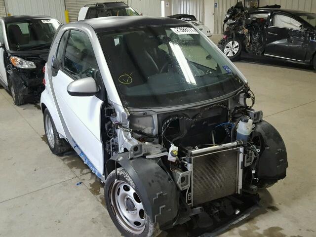 WMEEJ3BA7DK683370 - 2013 SMART FORTWO PUR TWO TONE photo 1