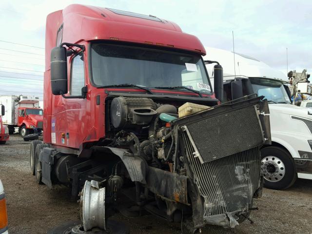 4V4NC9TG66N411056 - 2006 VOLVO VN VNL RED photo 1