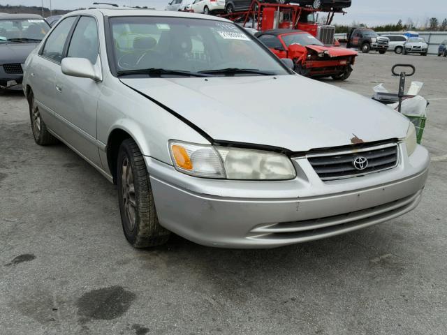 4T1BF28K8YU099482 - 2000 TOYOTA CAMRY LE SILVER photo 1