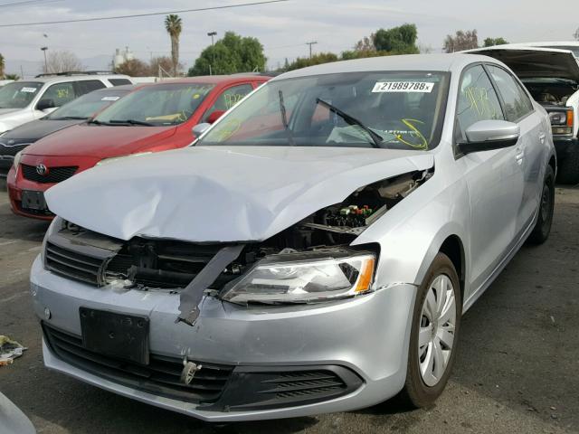 3VWD17AJ7EM307617 - 2014 VOLKSWAGEN JETTA SE SILVER photo 2