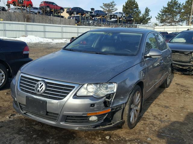 WVWCU93C66P091982 - 2006 VOLKSWAGEN PASSAT 3.6 GRAY photo 2