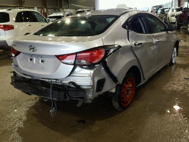 5NPDH4AE6FH579373 - 2015 HYUNDAI ELANTRA SE SILVER photo 4