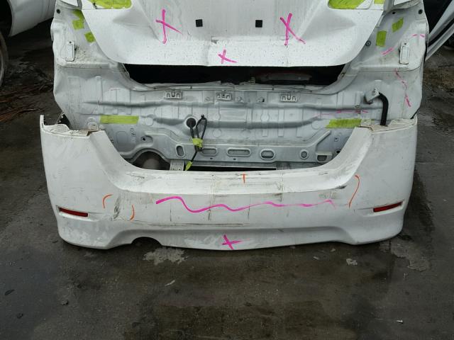 3N1AB7AP3FY291646 - 2015 NISSAN SENTRA S WHITE photo 9