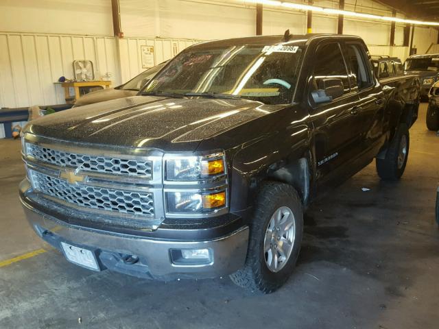 1GCVKREC2FZ174776 - 2015 CHEVROLET SILVERADO GRAY photo 2