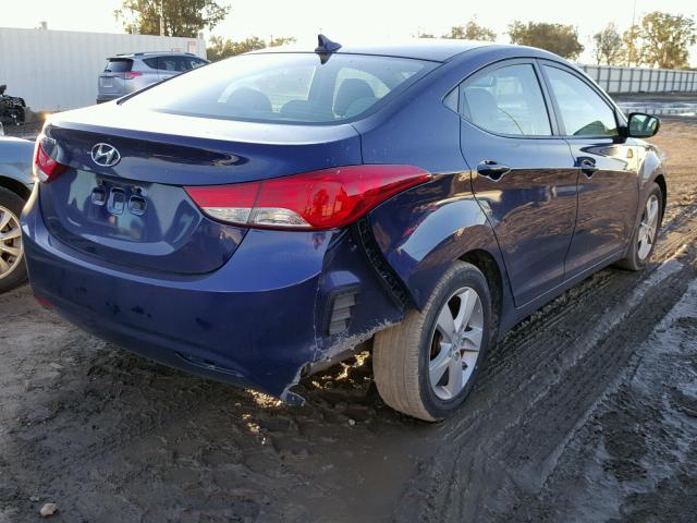 5NPDH4AE0DH282354 - 2013 HYUNDAI ELANTRA GL BLUE photo 4