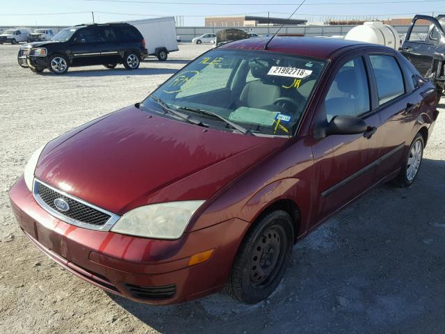 1FAFP34N27W237132 - 2007 FORD FOCUS ZX4 RED photo 2