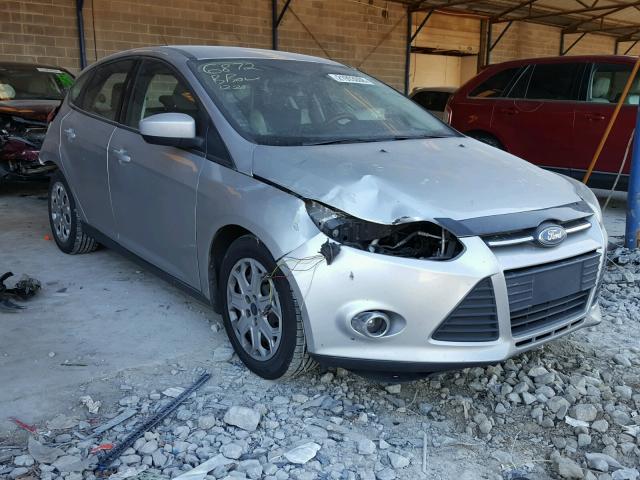 1FAHP3K27CL146872 - 2012 FORD FOCUS SE SILVER photo 1